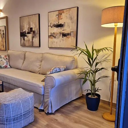 Natalia - Melrose Place Arona (Tenerife)